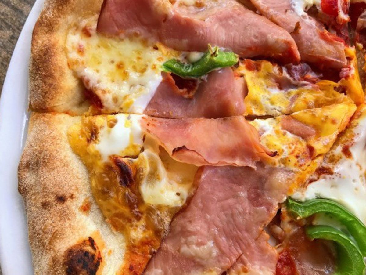 Pastrami pizza