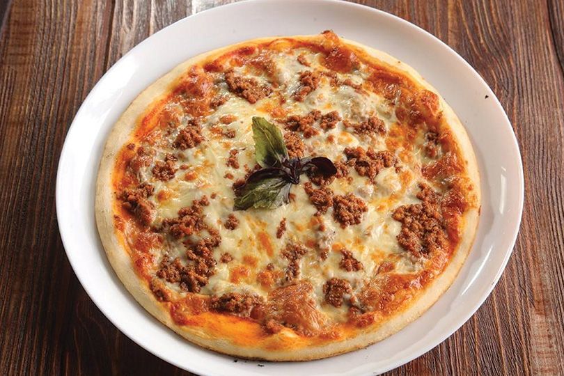 Bolognese pizza
