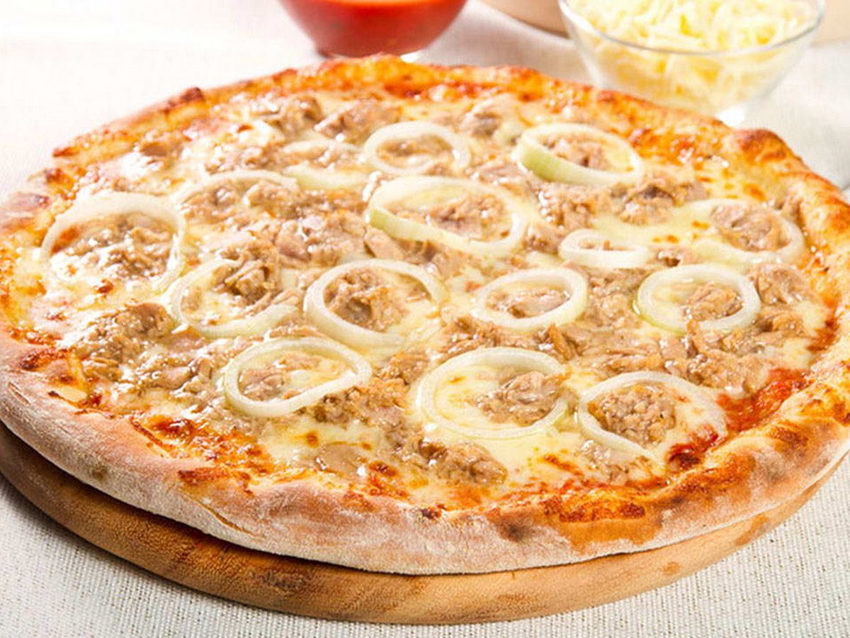 tuna pizza
