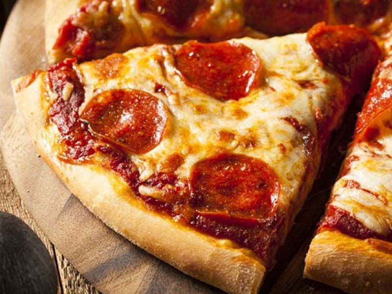 Smoked Salami Pizza