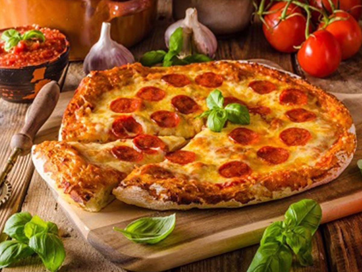 Salami Pizza