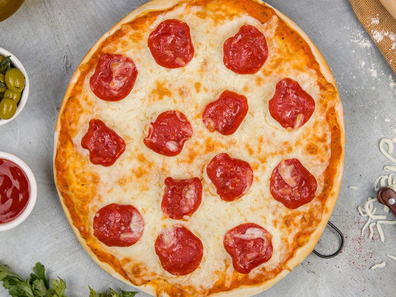 Salami Pizza