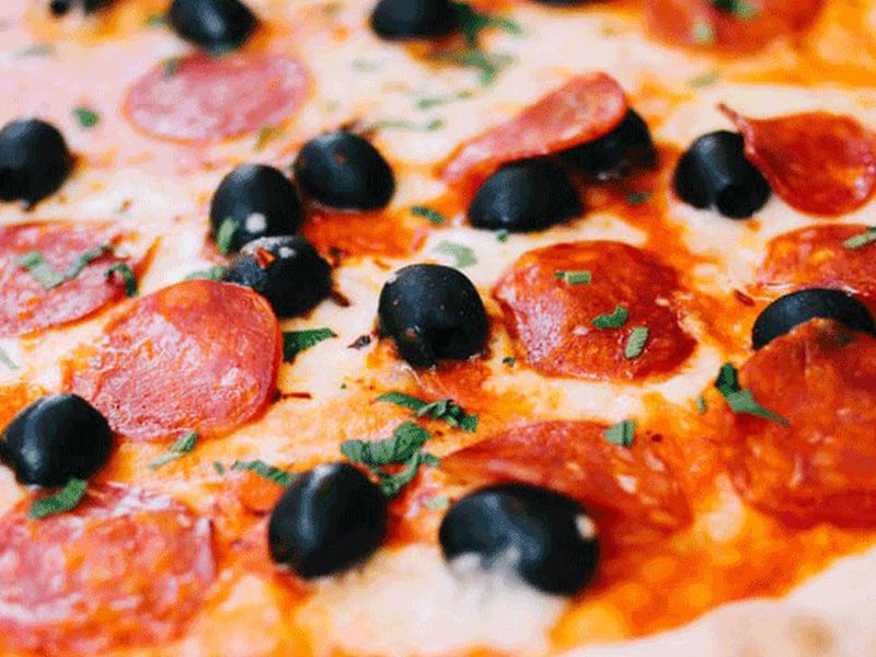 Salami Spicy Pizza