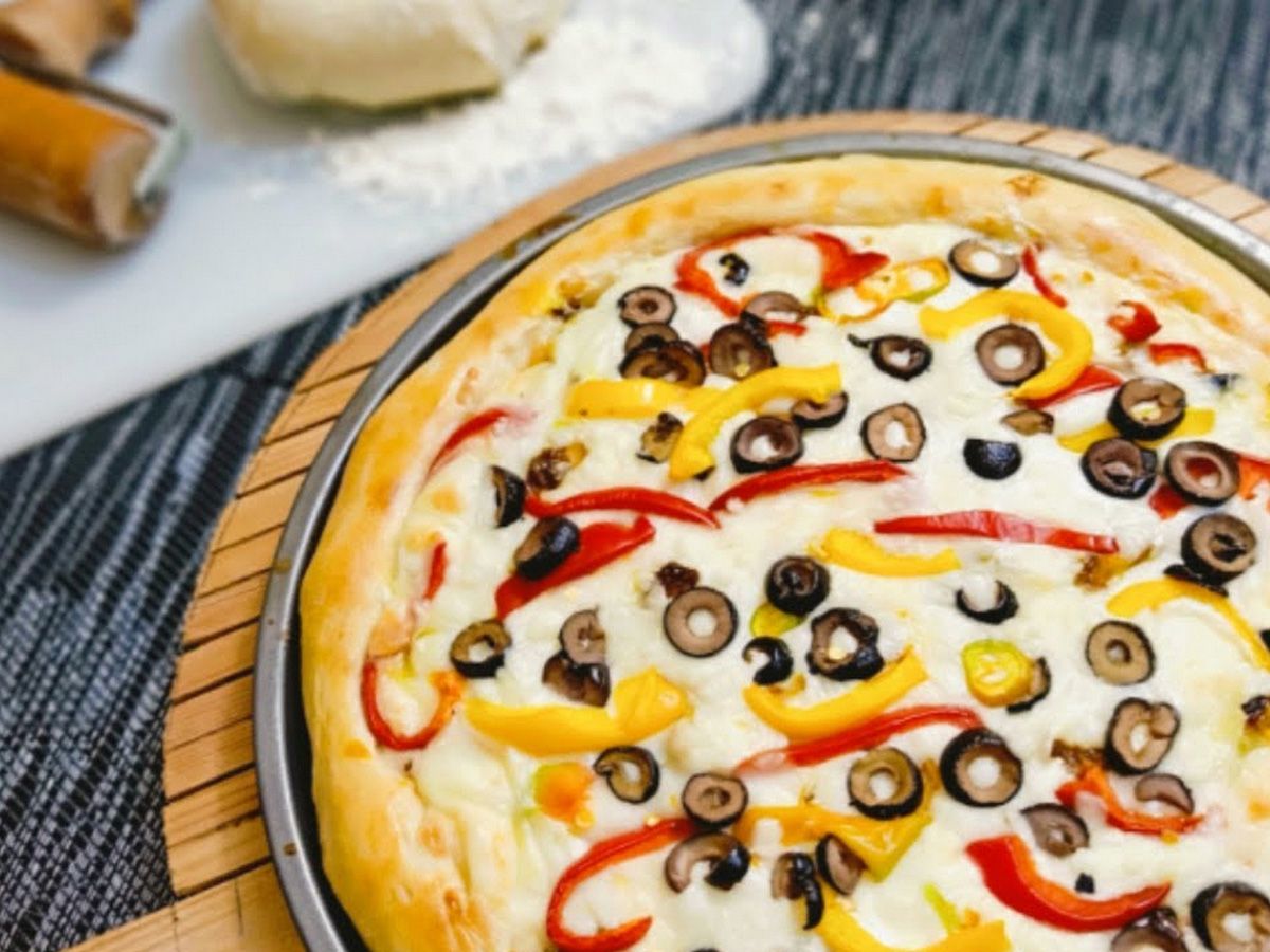 Italian shish tawook pizza