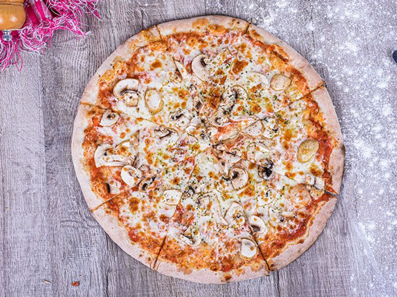 Funghi Italian Pizza With Mushroom