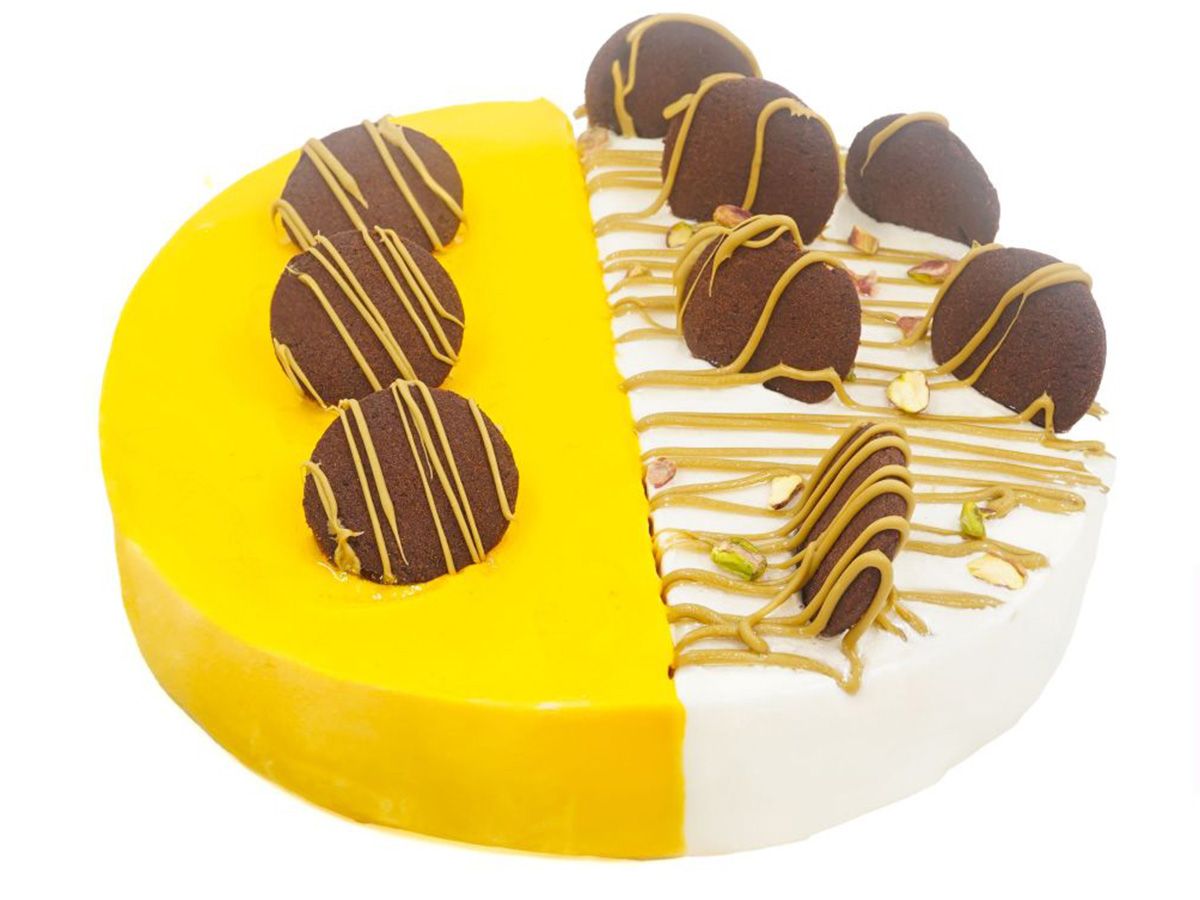 Half vanilla and half mango ice cream torte