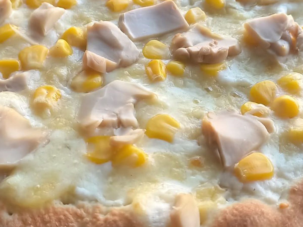 Man'oushe Cheese with Mushroom and Corn