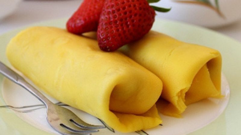 Mango Strawberry Roll