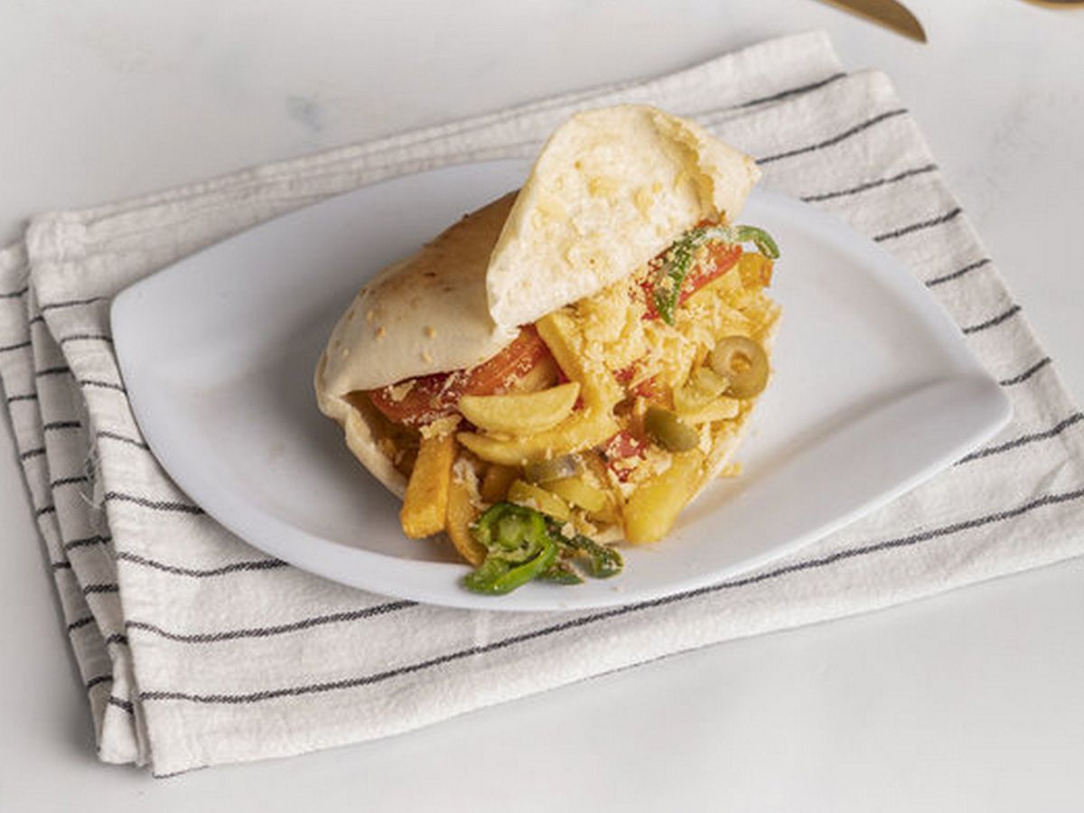 Roumi Cheese Fries Sandwich
