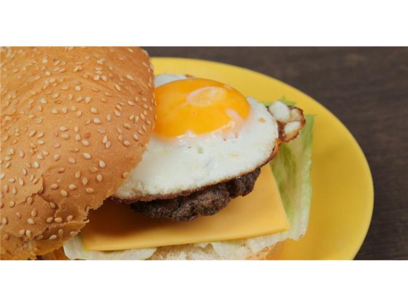 Burger sandwich with egg