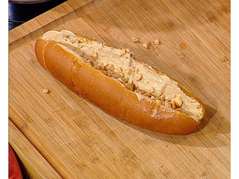 Halawa And Baladi Qeshta Sandwich