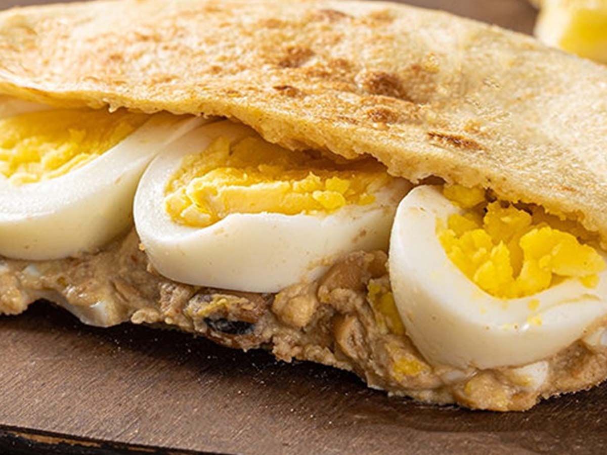 Foul with Eggs Sandwich