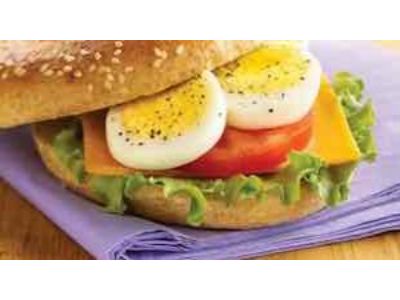 Eggs With Cheese And Tomatoes Sandwich