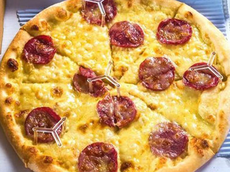 Salami Oriental Pizza