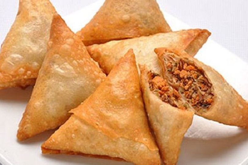 Meat Sambousek 5 Pieces