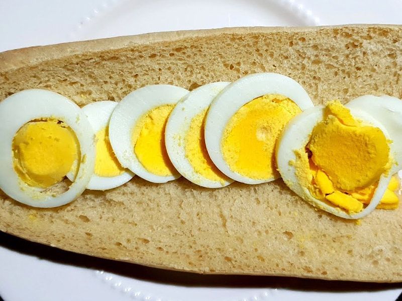 Boiled egg sandwich