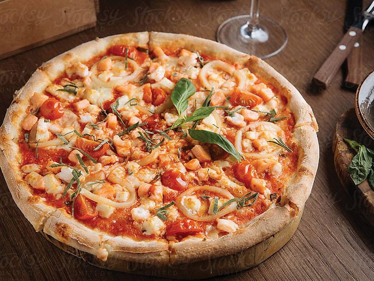 Seafood Pizza