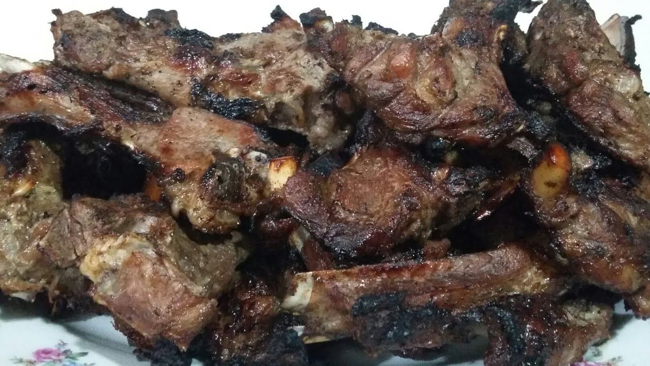 Charcoal grilled lamb ribs