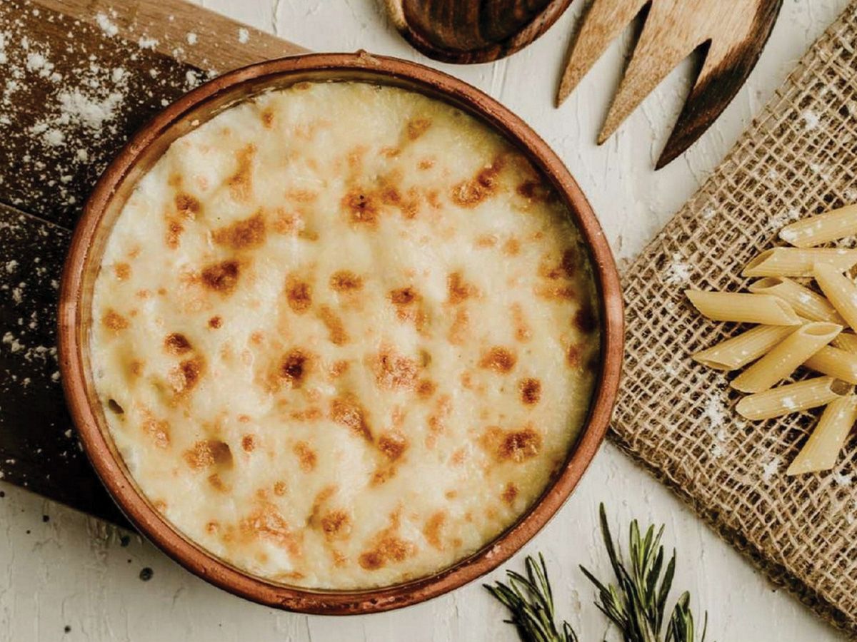 Mozzarella pasta casserole with chicken