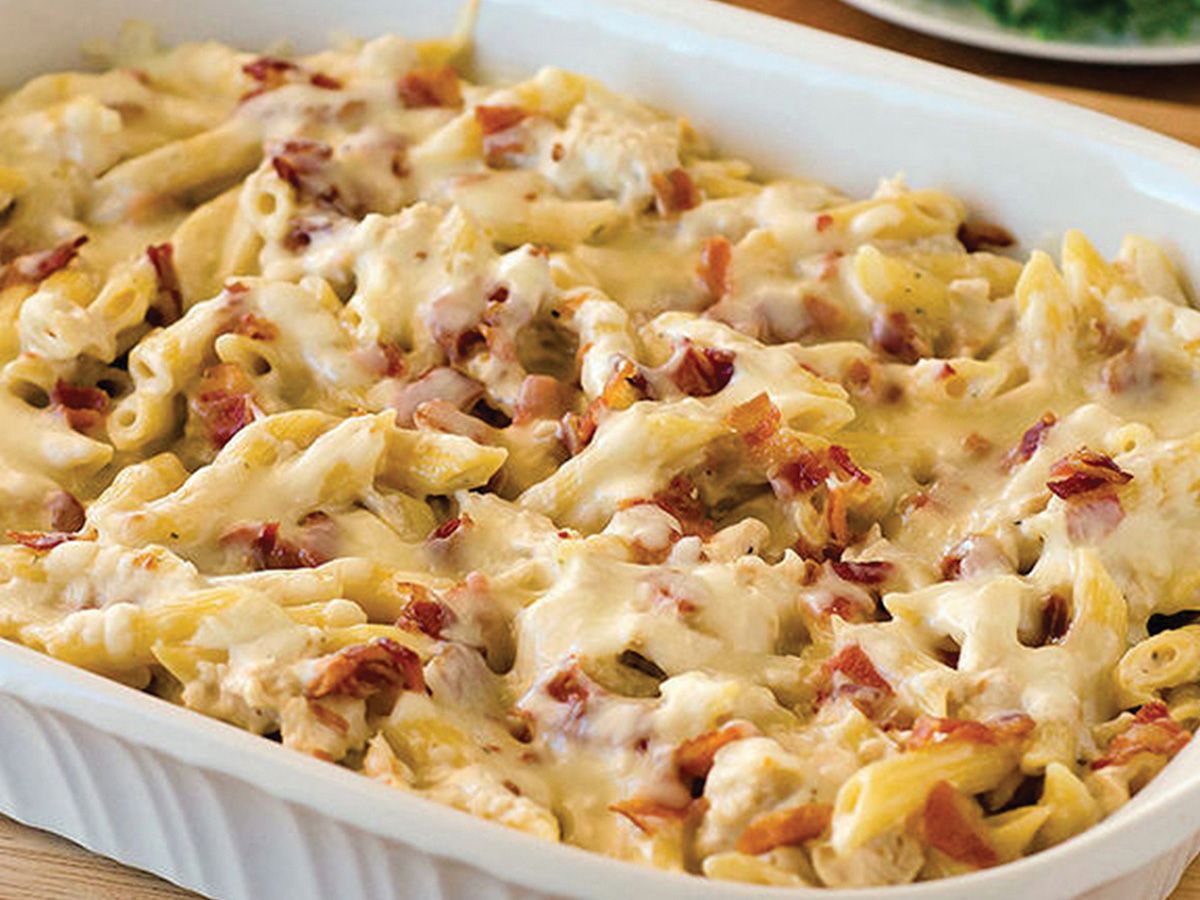 Mozzarella pasta casserole with baladi meat