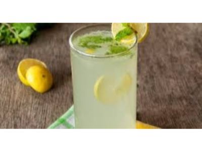 Lemonade with Mint Juice