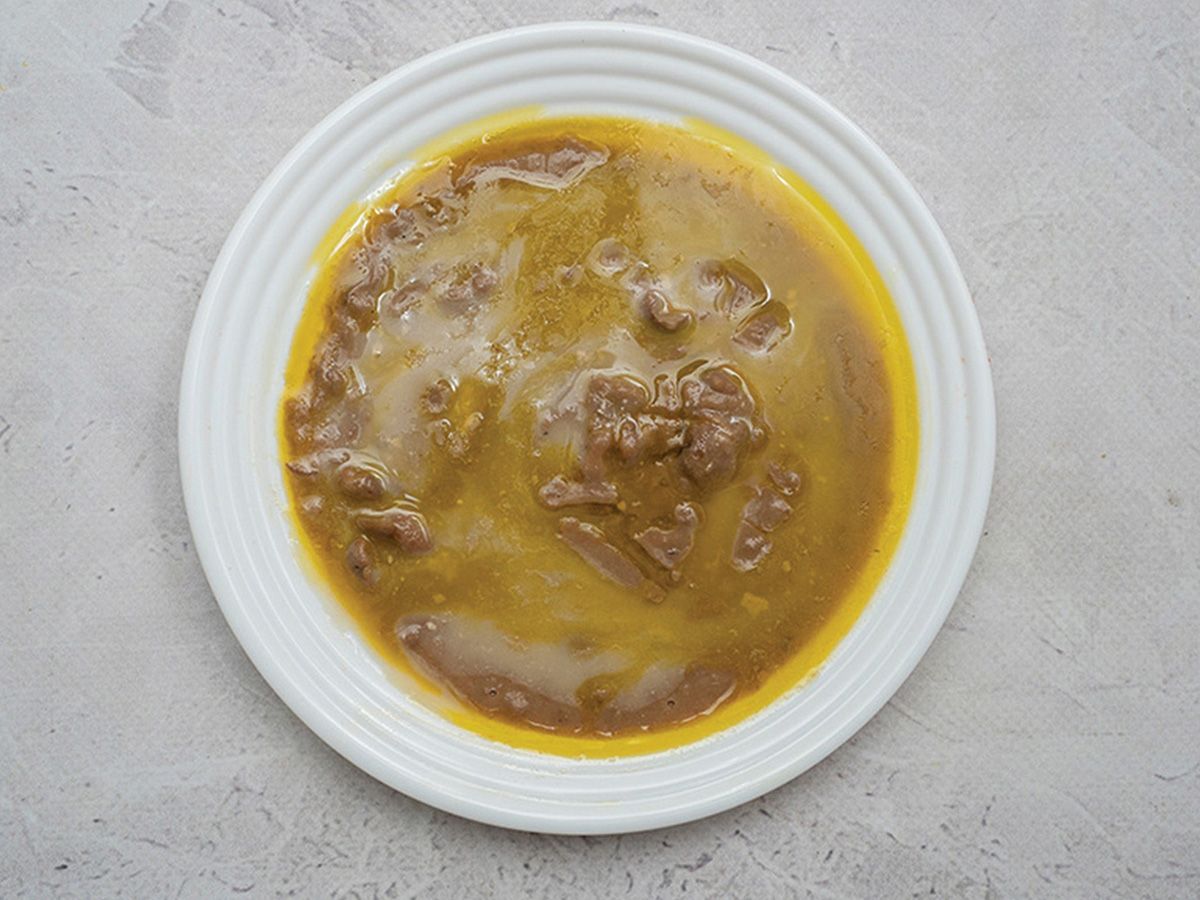 medium foul with ghee box