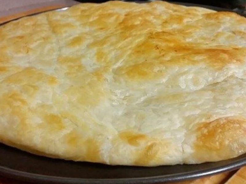 Qeshta With Honey Pie