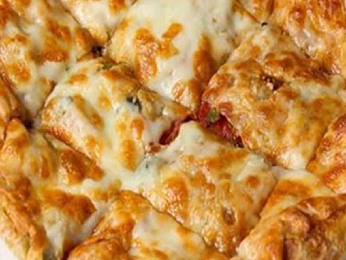 Large Sausage and Cheese Feteer