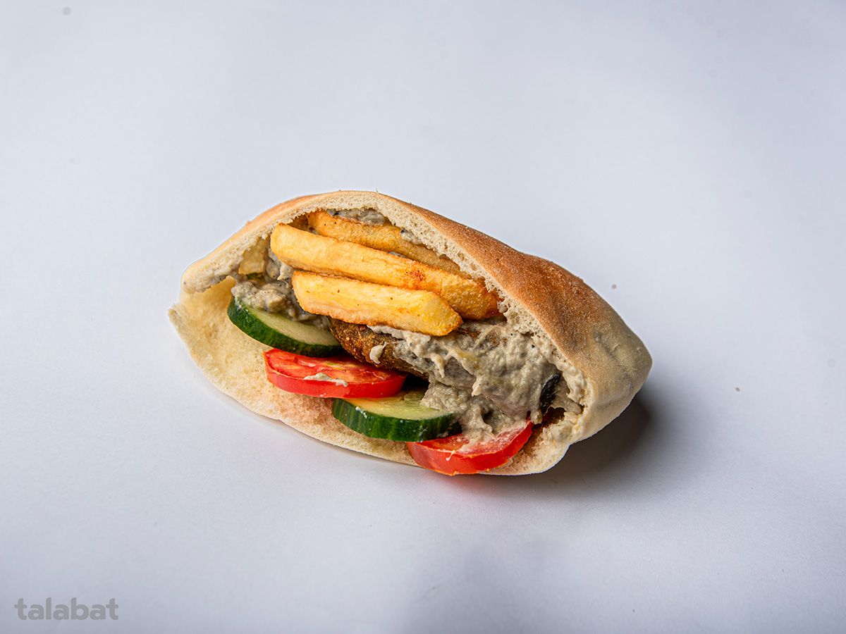 Uncle Mahrous's Ta'ameya Sandwich