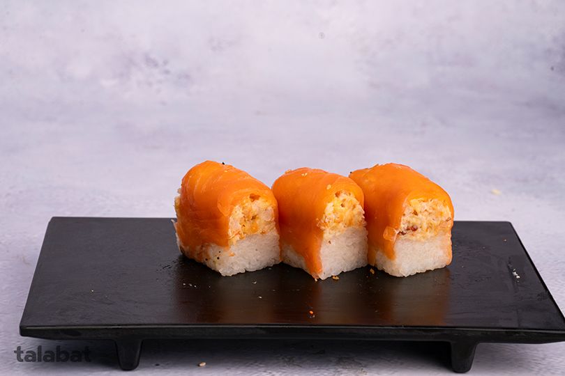 SMOKED SALMON Fuego Oshi Sushi