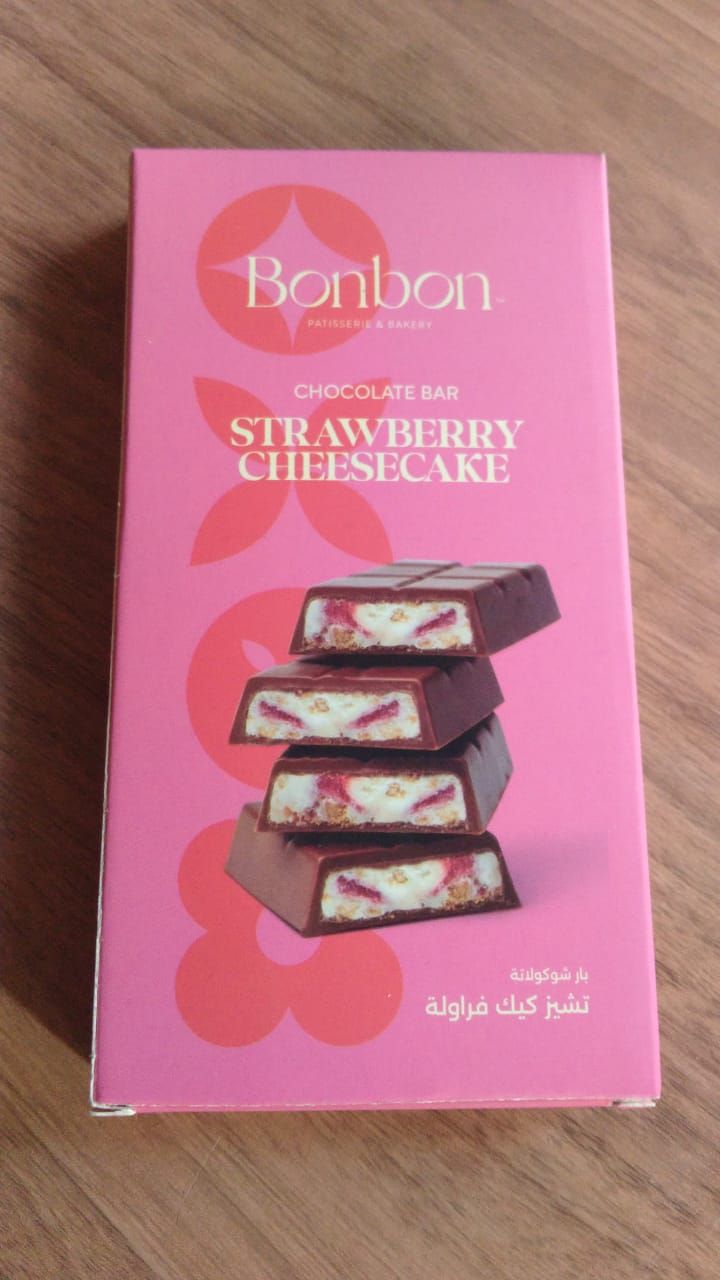 Chocolate bar strawberry cheesecake