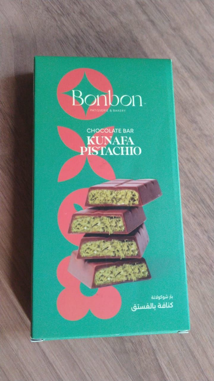 Chocolate bar, pistachio kunafa
