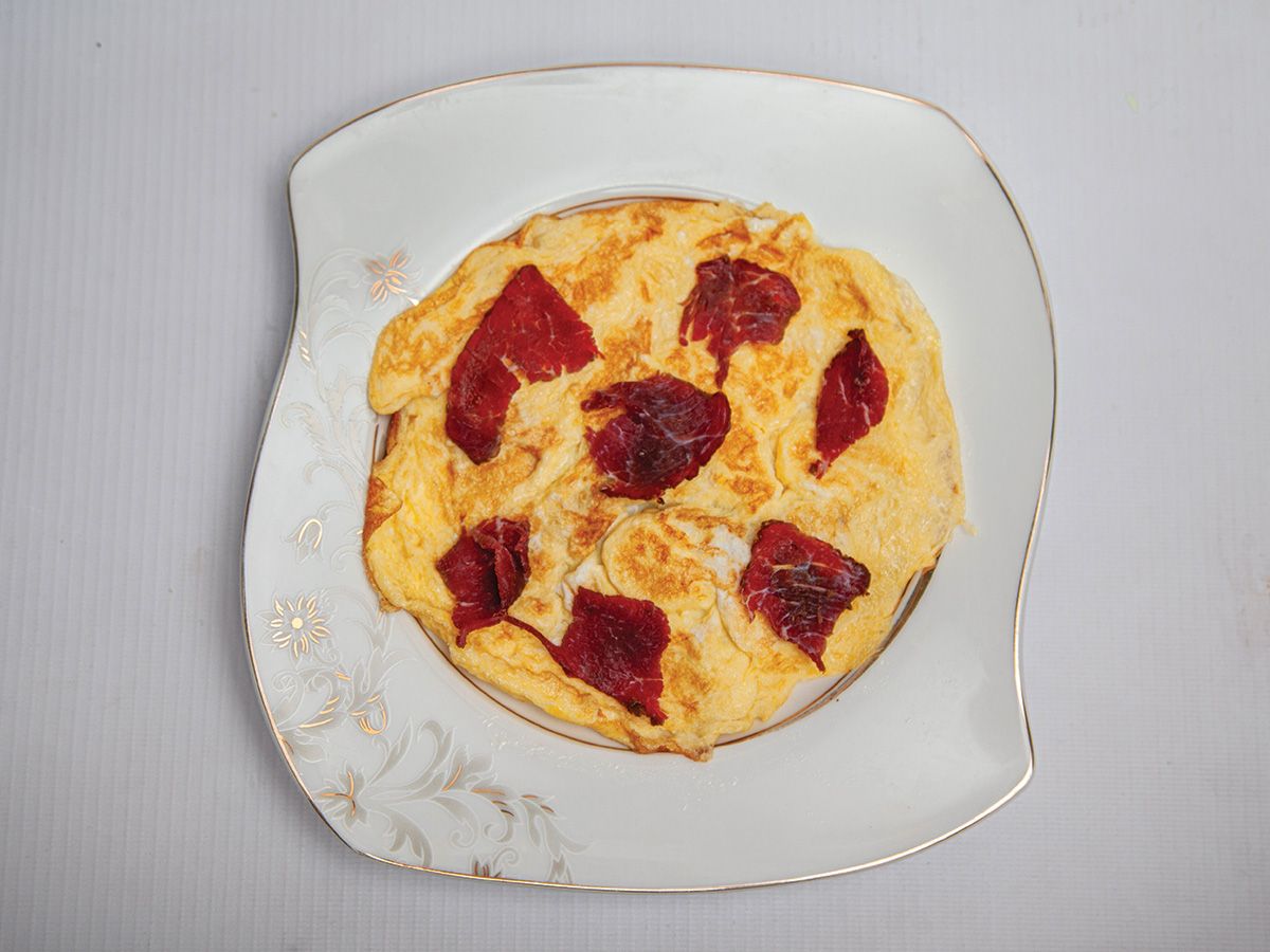 Fried Eggs With Basturma Box