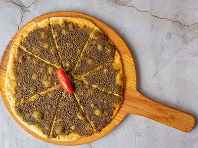 Thyme Manoucheh (Zaatar)