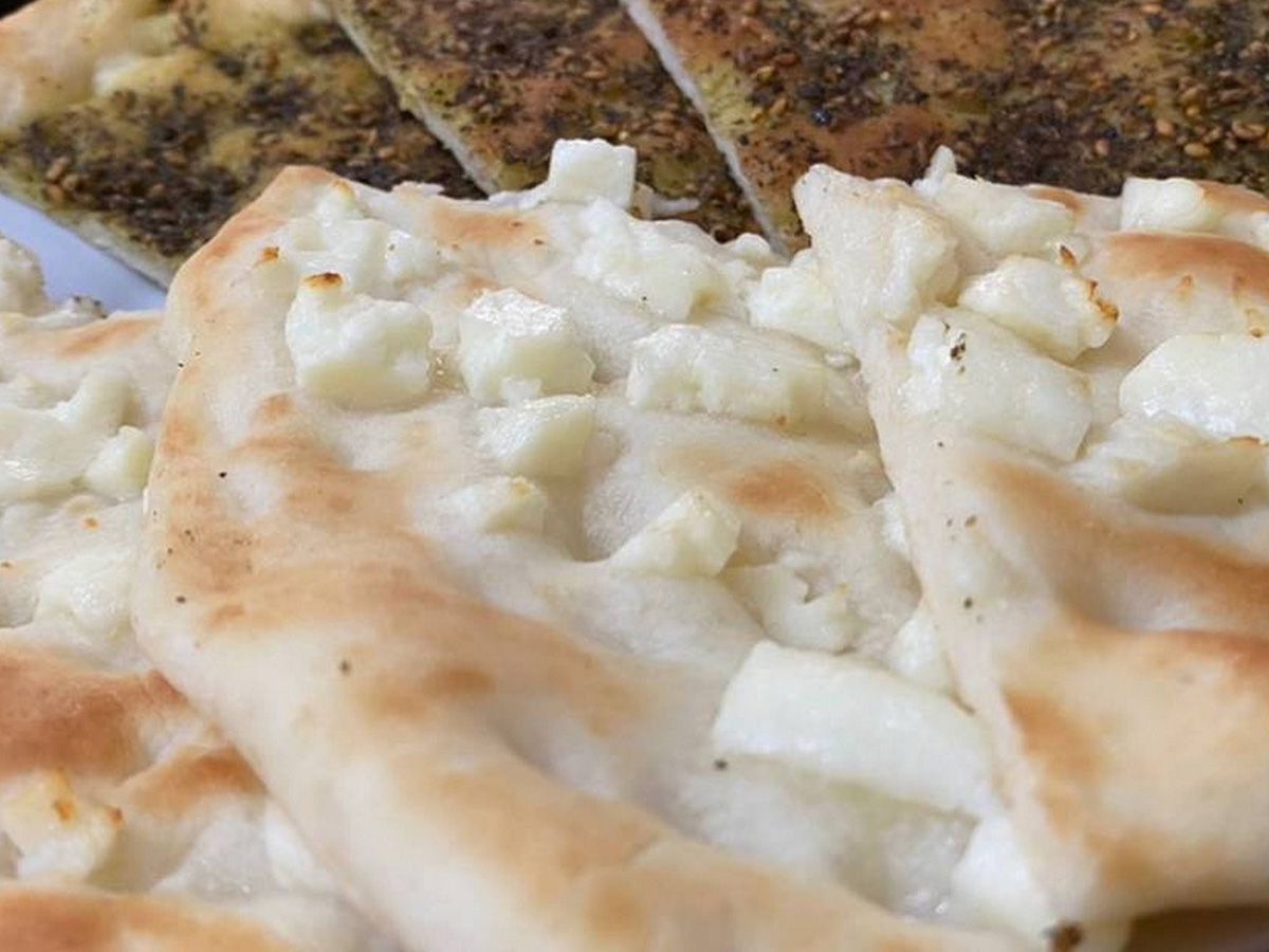 Plain Halloumi Manakish
