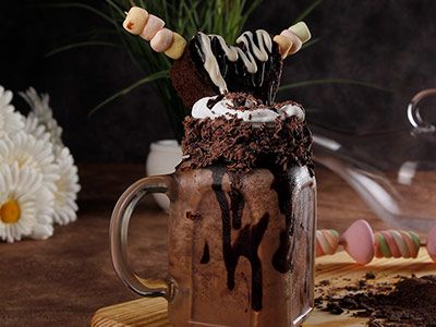 Mocha Frappe with Brownies