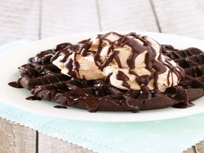 Half White Chocolate And Half Nutella Chocolate With Brownies Waffle