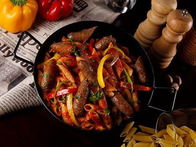 Pasta with sausage and cream